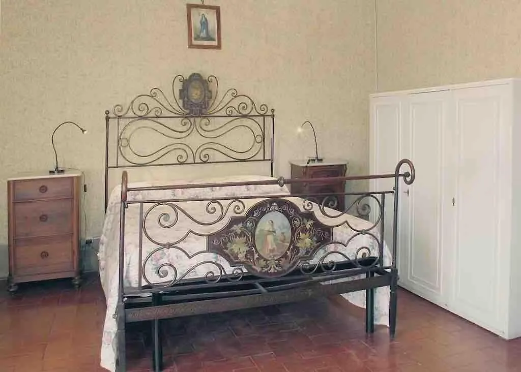 Villa Vivarelli Arezzo 0*,